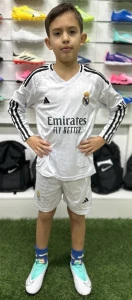 Футбольна форма з довгим рукавом дитяча Реал Мадрид (Real Madrid) 2024-2025 домашня біло-чорна F0036
