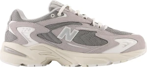 Кроссовки New Balance 725 серо-бежевые ML725AA