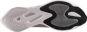 Кроссовки Nike ZOOM GRAVITY черно-белые BQ3202-001