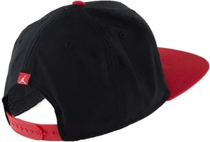 Бейсболка Nike PRO JM CLSCS CAP черно-красная DC3681-010