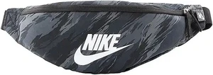 Сумка на пояс Nike HERITAGE WSTPCK-FA21 AOP черная DA7537-010