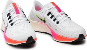 Кросівки жіночі W Nike AIR ZOOM PEGASUS 38 білі DJ5401-100