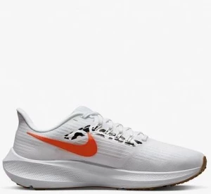 Кросівки бігові жіночі Nike WMNS NIKE AIR ZOOM PEGASUS 39 білі DZ5214-100