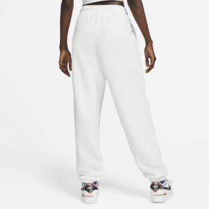 Спортивные штаны женские Nike W NSW FT OS HR JOGGER SW белые FJ4922-121