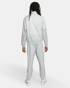 Спортивний костюм Nike CLUB SUIT світло-димчасто-сіро-білий DR3337-077