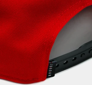 Кепка Nike UJ PRO CAP FB JUMPMAN червона FV5296-687