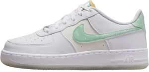 Кросівки підліткові Nike AIR FORCE 1 LV8 (GS) біло-м'ятно-оранжеві FJ7706-131