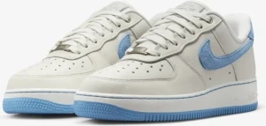 Кроссовки женские Nike AIR FORCE 1 LXX бело-голубые DX1193-100