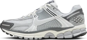 Кроссовки женские Nike ZOOM VOMERO 5 серо-белые FD9919-001