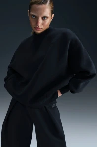 Свитшот женский Nike SPORTSWEAR TECH FLEECE OVERSIZED CREW-NECK SWEATSHIRT черный FV8041-010