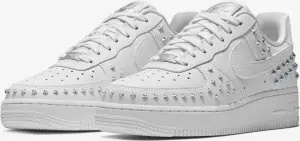 Кроссовки женские Nike AIR FORCE 1 LOW 'STAR-STUDDED' белые AR0639-100