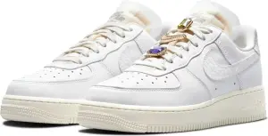 Кроссовки женские Nike AIR FORCE 1 LOW PREMIUM белые DN5463-100