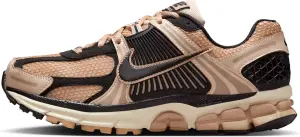 Кросівки жіночі Nike ZOOM VOMERO 5 коричнево-чорні FJ2028-106