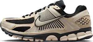 Кросівки Nike ZOOM VOMERO 5 бежево-чорні FJ4151-008