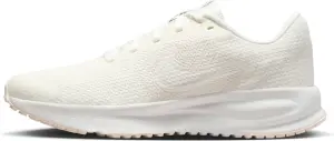 Кроссовки беговые женские Nike RUN DEFY кремовые HM9593-107