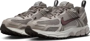 Кроссовки подростковые Nike VOMERO 5 (GS) коричневые HF6998-200