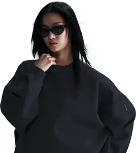 Свитшот женский Nike 24.7 IMPOSSIBLYSOFT DRI-FIT OVERSIZED черный HQ8193-010