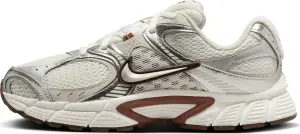 Кроссовки женские Nike V5 RNR бежево-серебряно-коричневые HQ7901-102