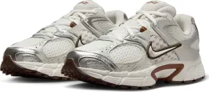 Кроссовки женские Nike V5 RNR бежево-серебряно-коричневые HQ7901-102