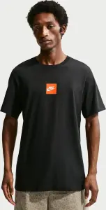Футболка Nike SPORTSWEAR чорна IR4972-010
