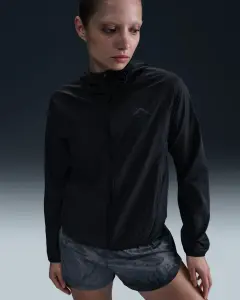 Вітровка для бігу жіноча Nike TRAIL REPEL чорна HJ2250-010