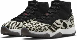 Кросівки жіночі Nike AIR JORDAN 11 чорно-бежеві AR0715-010