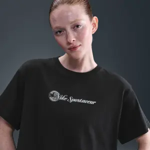 Футболка жіноча Nike SPORTSWEAR CLUB LOOSE CROPPED чорна HV4947-010