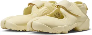 Кросівки жіночі Nike AIR RIFT жовті IV6058-700
