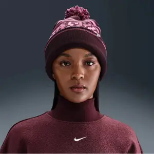 Шапка Nike PEAK BEANIE OUTDOOR бордово-рожева HQ0355-652