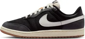 Кроссовки женские Nike AIR JORDAN SKYLINE LOW черно-белые IQ0704-001