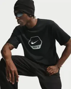 Футболка Nike SPORTSWEAR чорна IQ0471-011