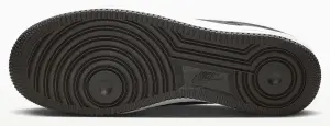 Кросівки Nike AIR FORCE 1 07 TECH ESS чорно-білі IR5599-001
