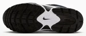 Кросівки дитячі Nike V5 RUNNER SUEDE чорно-білі IO1644-004