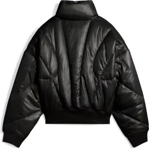 Куртка женская Puma DARE TO черная 63217301