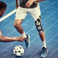 Фиксатор колена Adidas KNEE SUPPORT черно-серый S ADSU-12521BK-NL