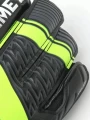 Вратарские перчатки Kelme ARQUERO черно-салатовые 8101ST5003.9010