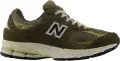 Кросівки New Balance 2002R оливкові M2002RZD