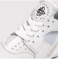 Кросівки жіночі Nike AIR HUARACHE білі DR5726-001