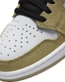 Кроссовки Nike AIR JORDAN 1 ZOOM AIR CMFT оливково-белые CT0978-203