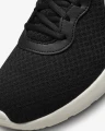 Кроссовки женские Nike TANJUN FLYEASE черно-розовые DV7786-002
