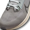 Кросівки бігові Nike AIR ZOOM PEGASUS 40 PRM сірі FN7498-012