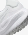 Кросівки бігові Nike REVOLUTION 7 білі FB2207-100