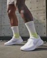 Кросівки бігові Nike REVOLUTION 7 білі FB2207-100