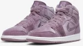 Кроссовки женские Nike JORDAN AIR 1 MID SE фиолетовые DQ8397-500