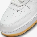 Кроссовки Nike AIR FORCE 1 белые DZ4512-100