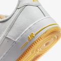Кроссовки Nike AIR FORCE 1 белые DZ4512-100