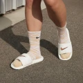 Шлепанцы женские Nike VICTORI ONE SLIDE SWOOSH молочные FZ1394-100