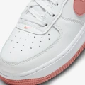 Кроссовки подростковые Nike AIR FORCE 1 (GS) бело-коралловые DV7762-102