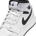 Кросівки підліткові Nike AIR JORDAN 1 MID (GS) білі DQ8423-132