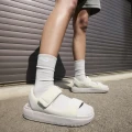Сандалі жіночі Nike CALM SANDAL молочні FJ6043-002
